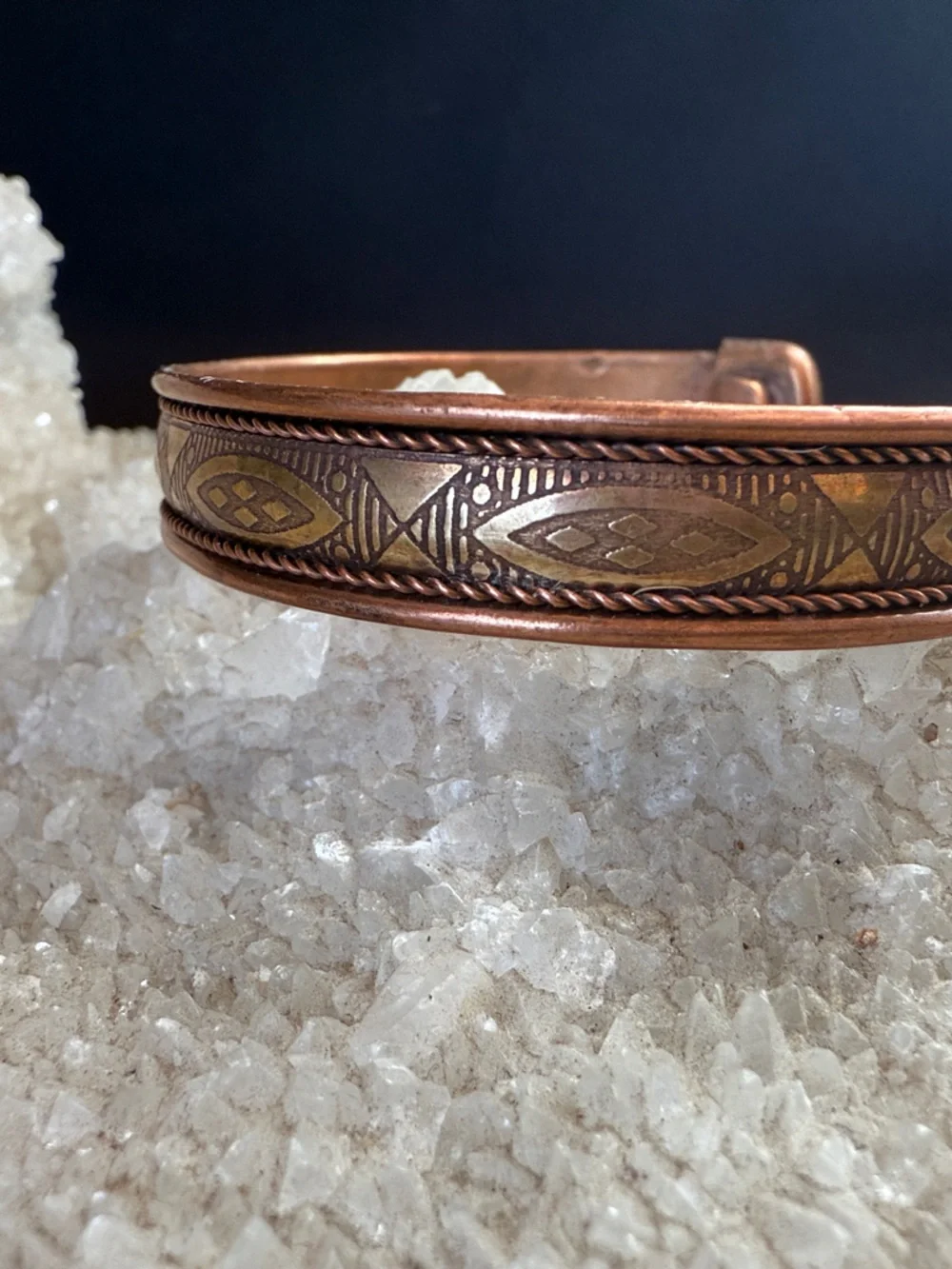 Vintage pure copper healing bracelet with Native American design.